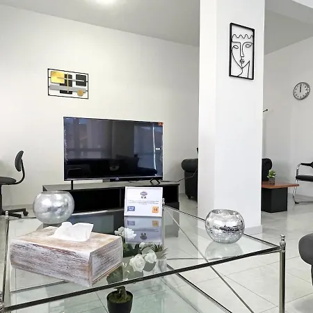 Albert's Center 101k Apartment