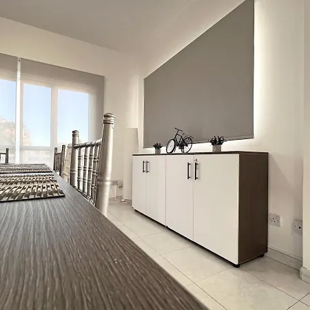 Albert's Center 101k Apartment