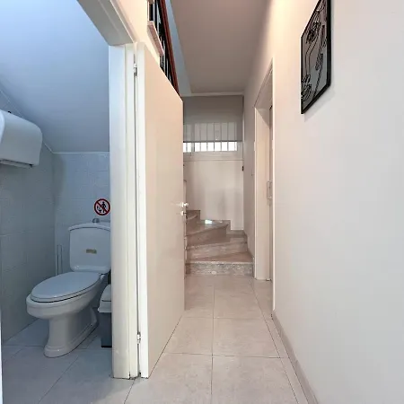 Albert's Center 101k Apartment Larnaca