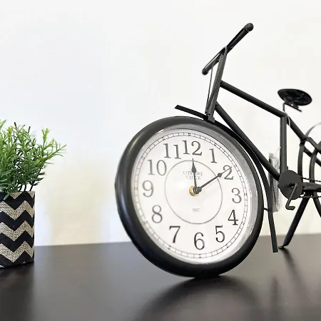 Albert's Center 101k * Λάρνακα