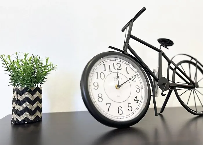 Albert's Center 101k * Larnaca